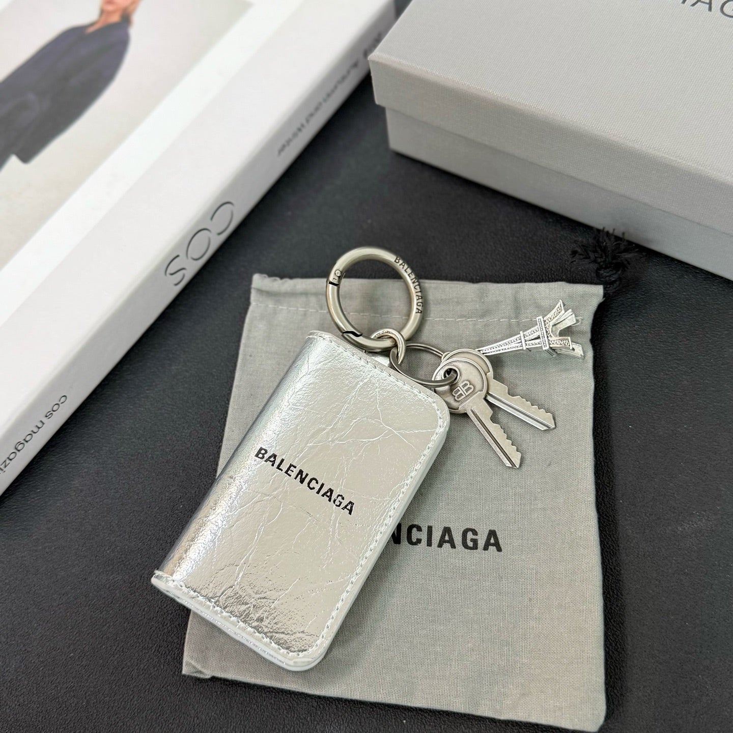 Le City Charm Eiffel in Optic White