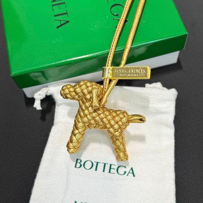 Puppy shaped pendant
