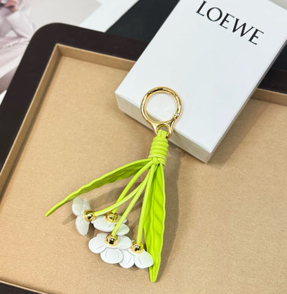 Chamomille flower charm in classic calfskin