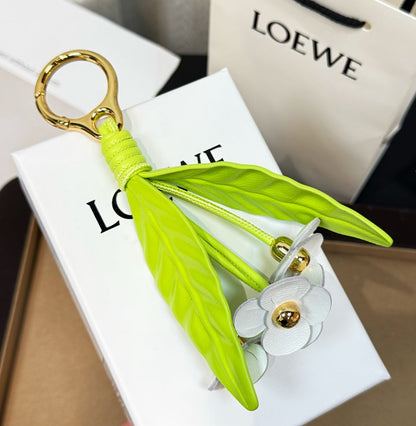 Chamomille flower charm in classic calfskin