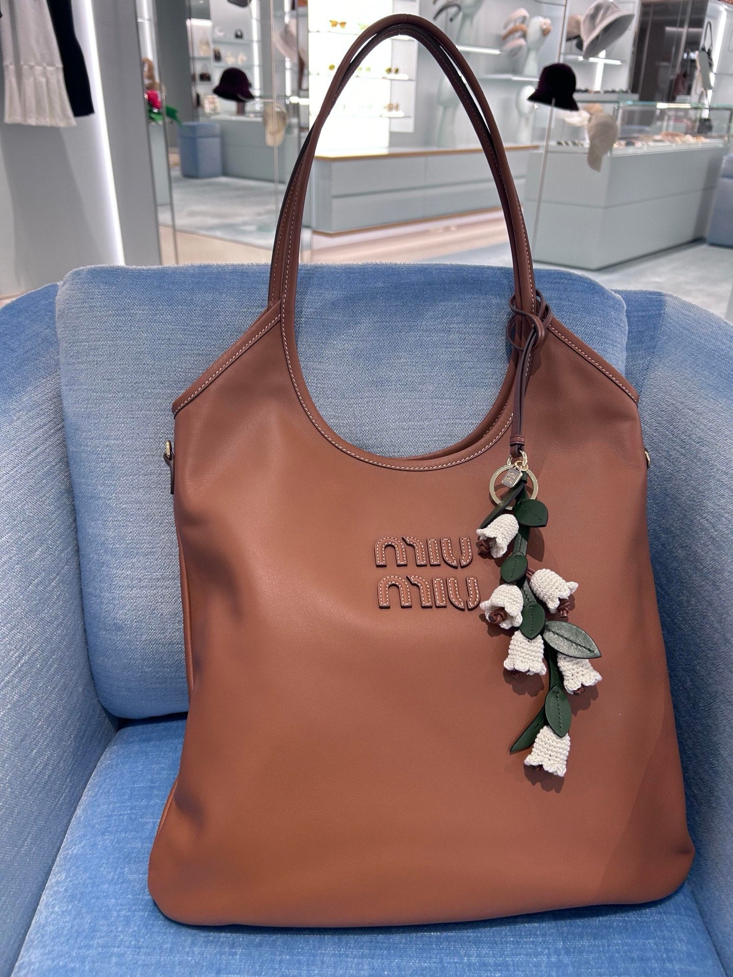 Crochet Lily of the Valley Bag Charm / Leather & Crochet Flower Trick