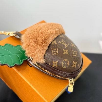 Acorn Pouch
