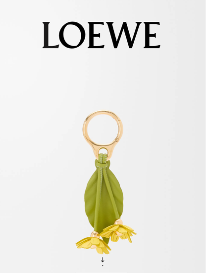 Chamomille flower charm in classic calfskin