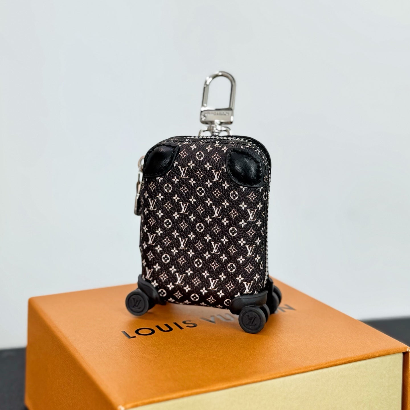 Horizon Airpod Case Bag Charm