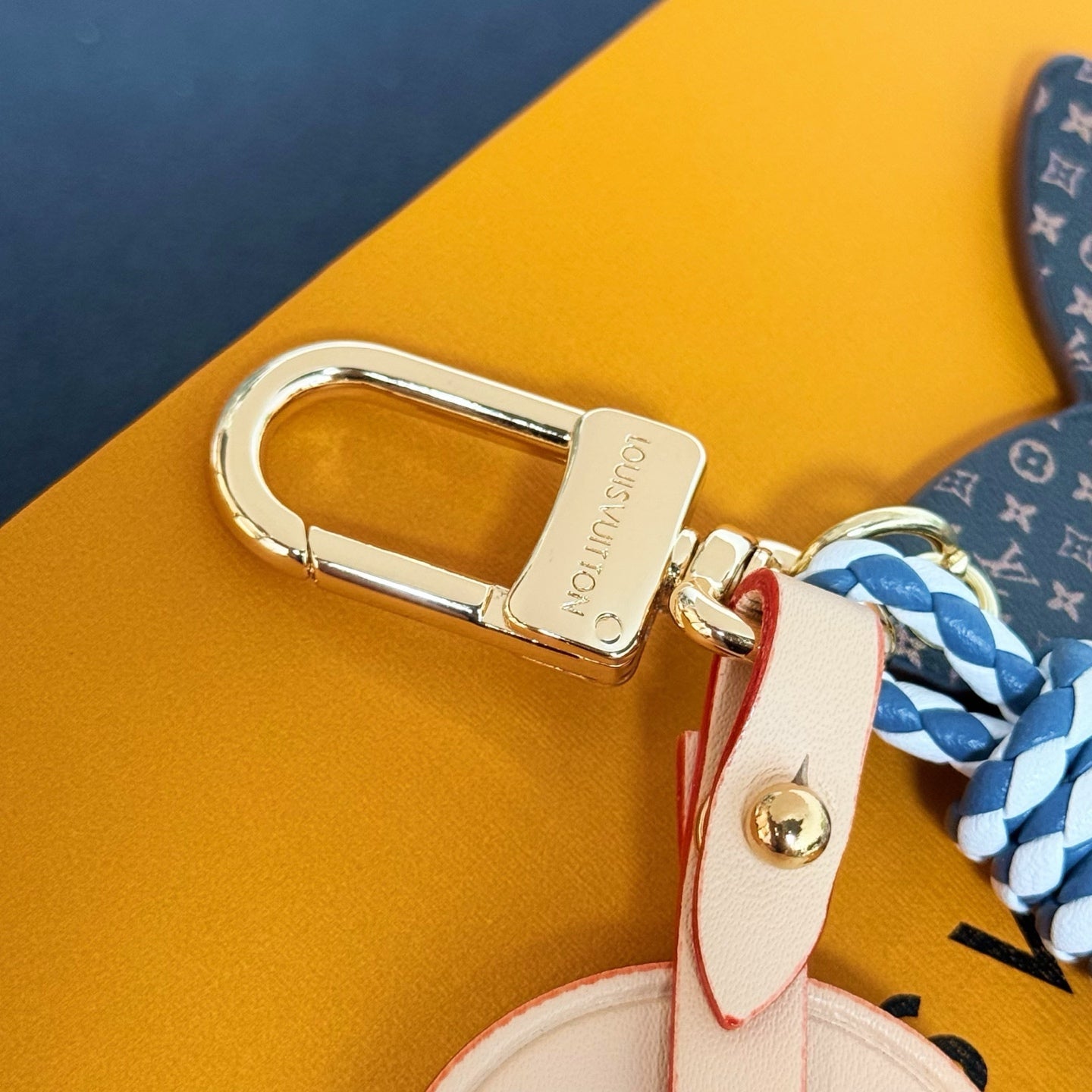 Lock And Bloom Stacking Bag Charm
